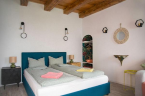 Seek and Hide - Csilla's Tiny Hideaway Braşov